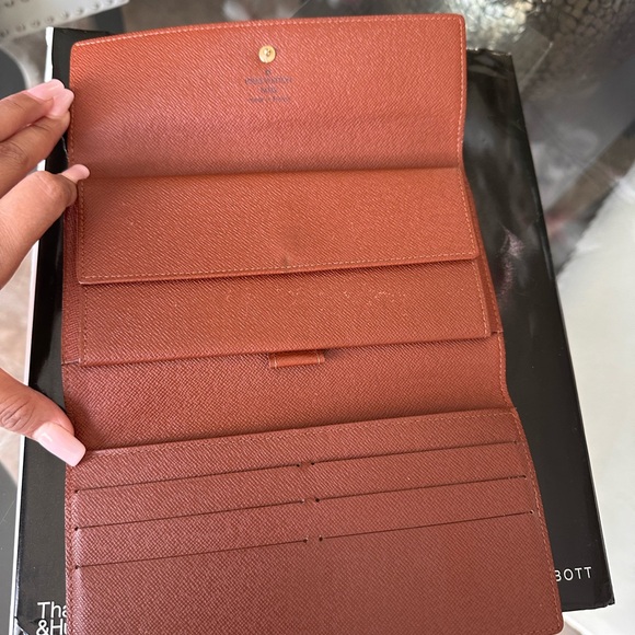 LV Monogram International TH0048 - Picture 5 of 9